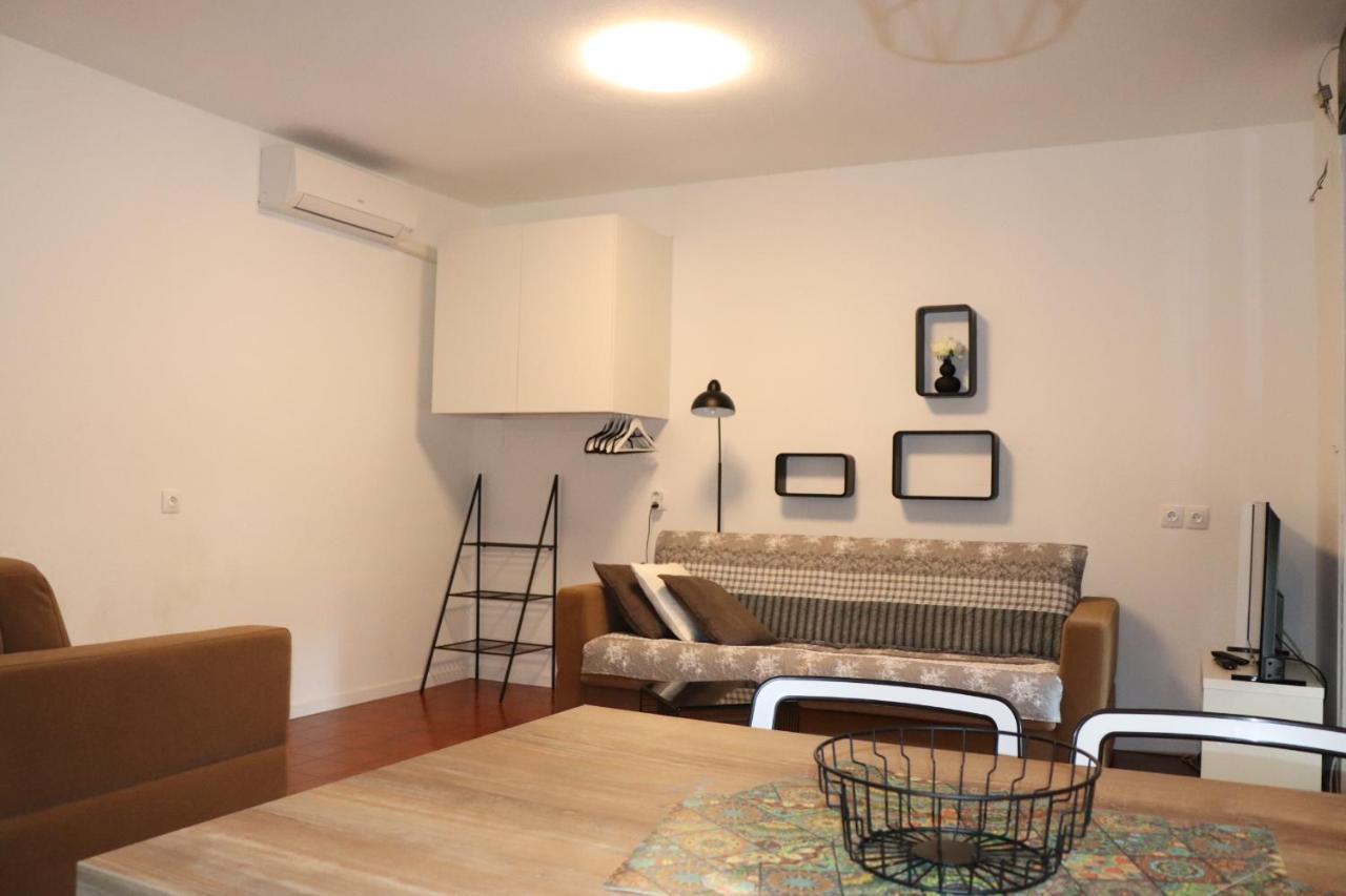 Apartments Zvezdica*** With Garden Zambratija  Exterior photo